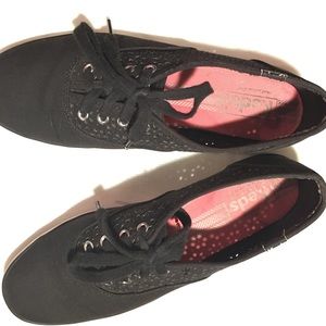 Black eyelet Keds, champion 7